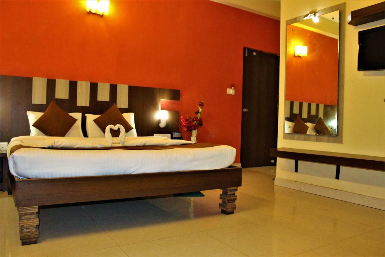 Hotel Park Lagoon ปูรี ภายนอก รูปภาพ